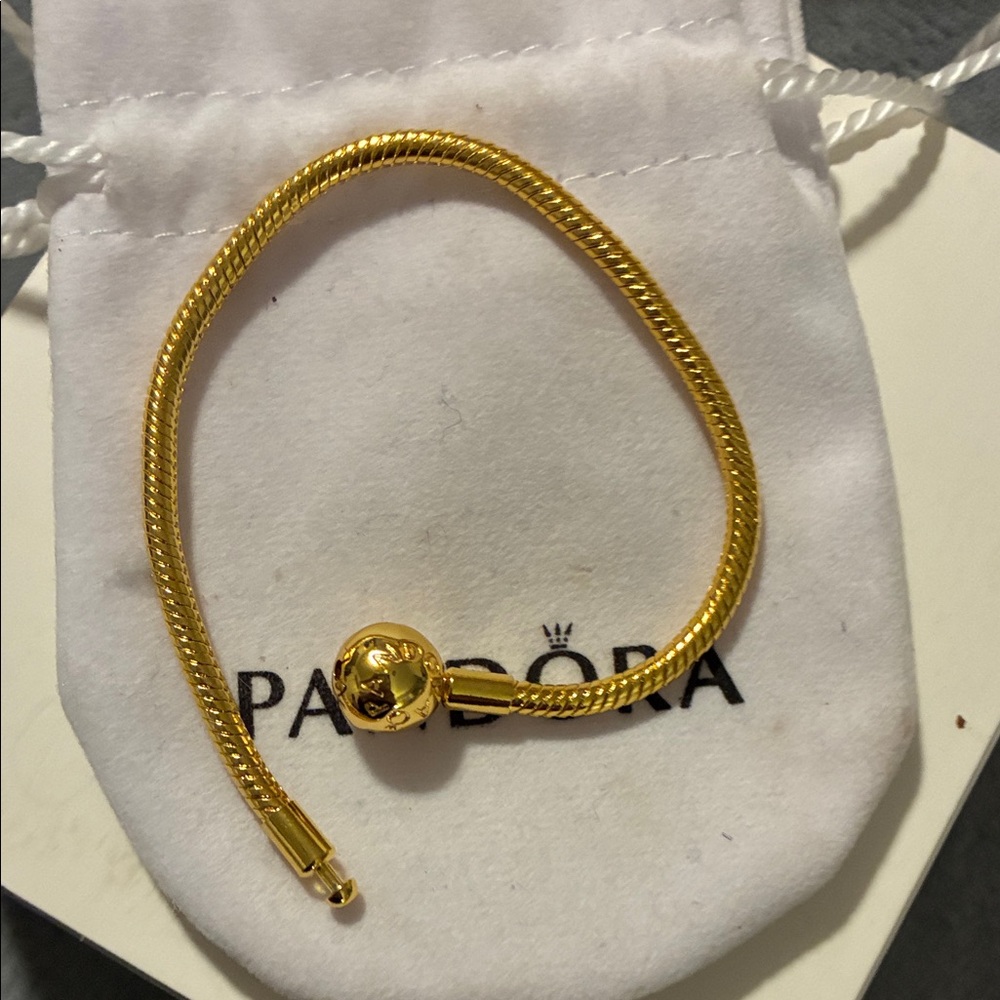 Pandora Radiant Gold Bracelet 7”